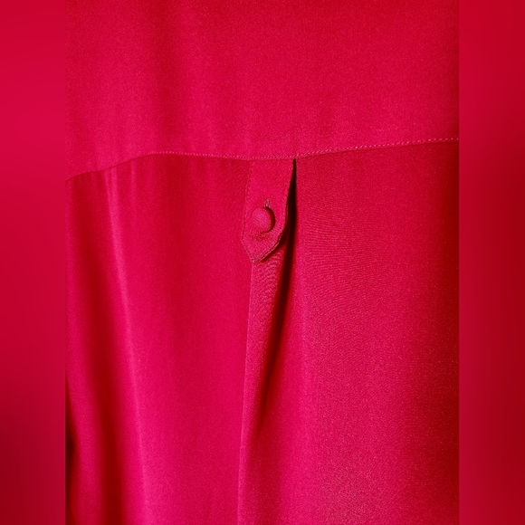 Torrid, NWOT, Red Harper Georgette, Pullover, 3/4 Sleeve Blouse, Size 3X - Picture 7 of 8